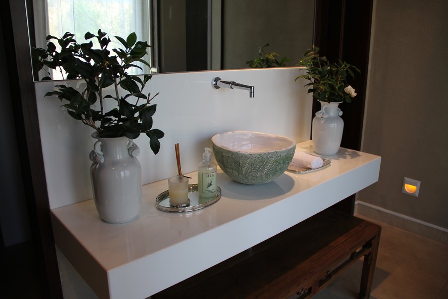 Lavabo em mármore branco com cuba bowl